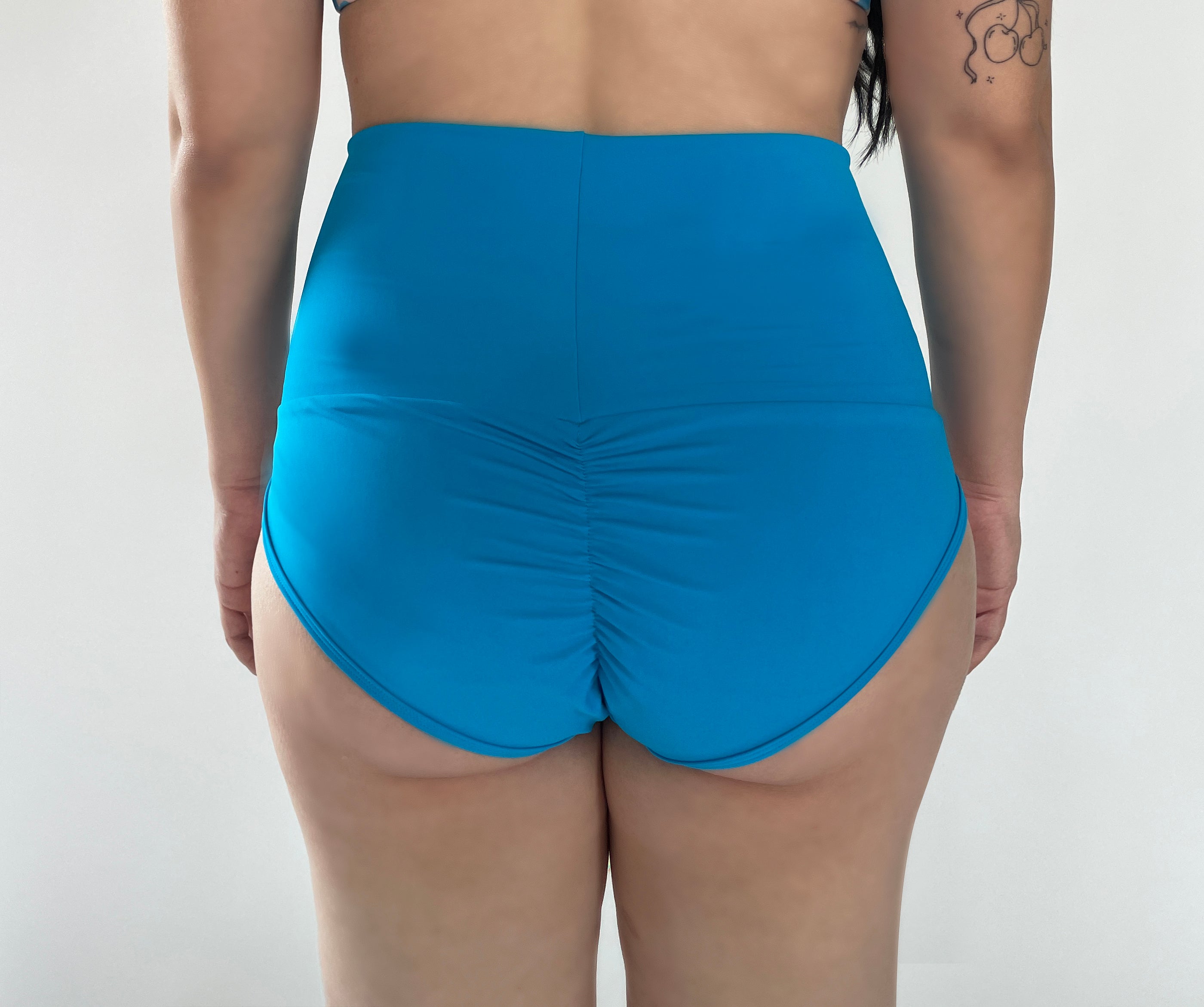 BOTTOM PINUP - NIAGARA